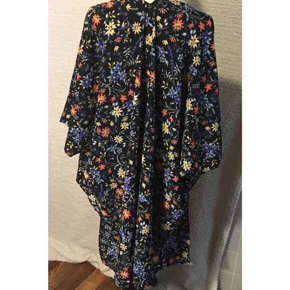 Time and Tru one size Black Floral printed layering piece NWT - Picture 4 of 6